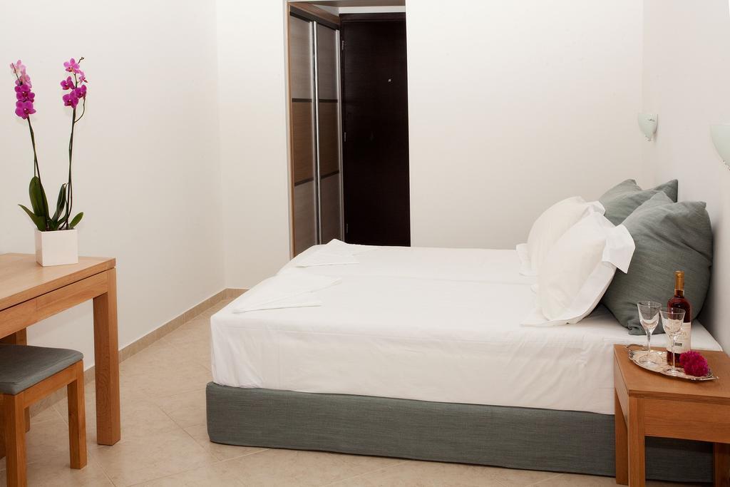 Notis Hotel Samos Town Habitación foto
