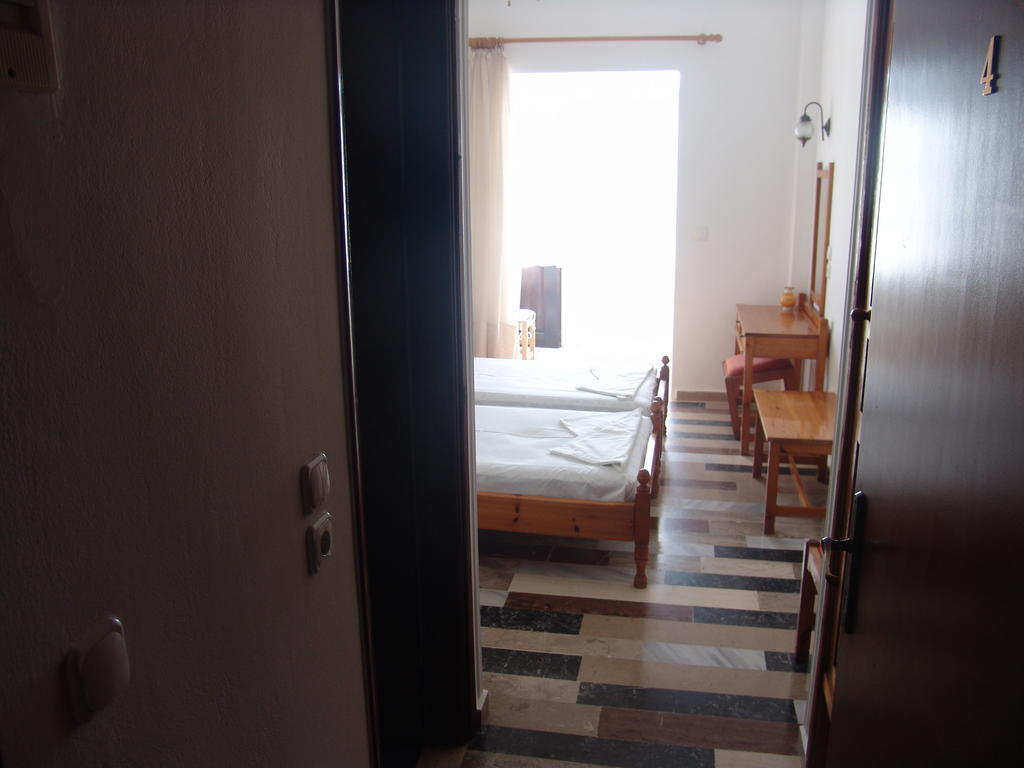 Notis Hotel Samos Town Habitación foto