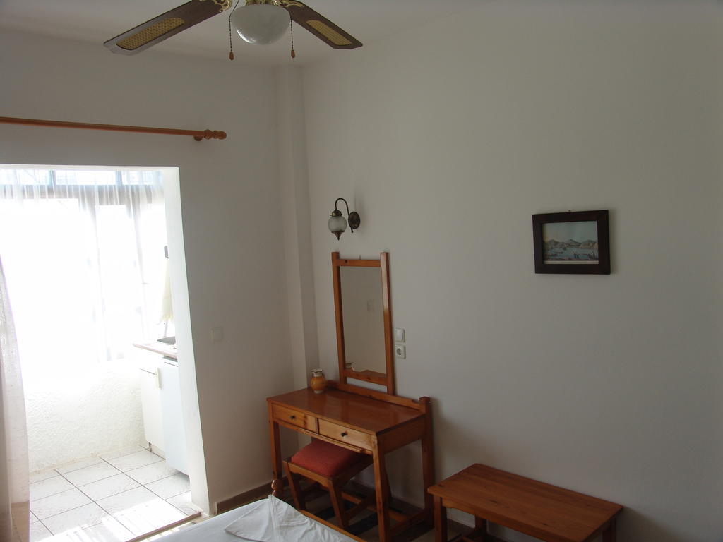 Notis Hotel Samos Town Habitación foto
